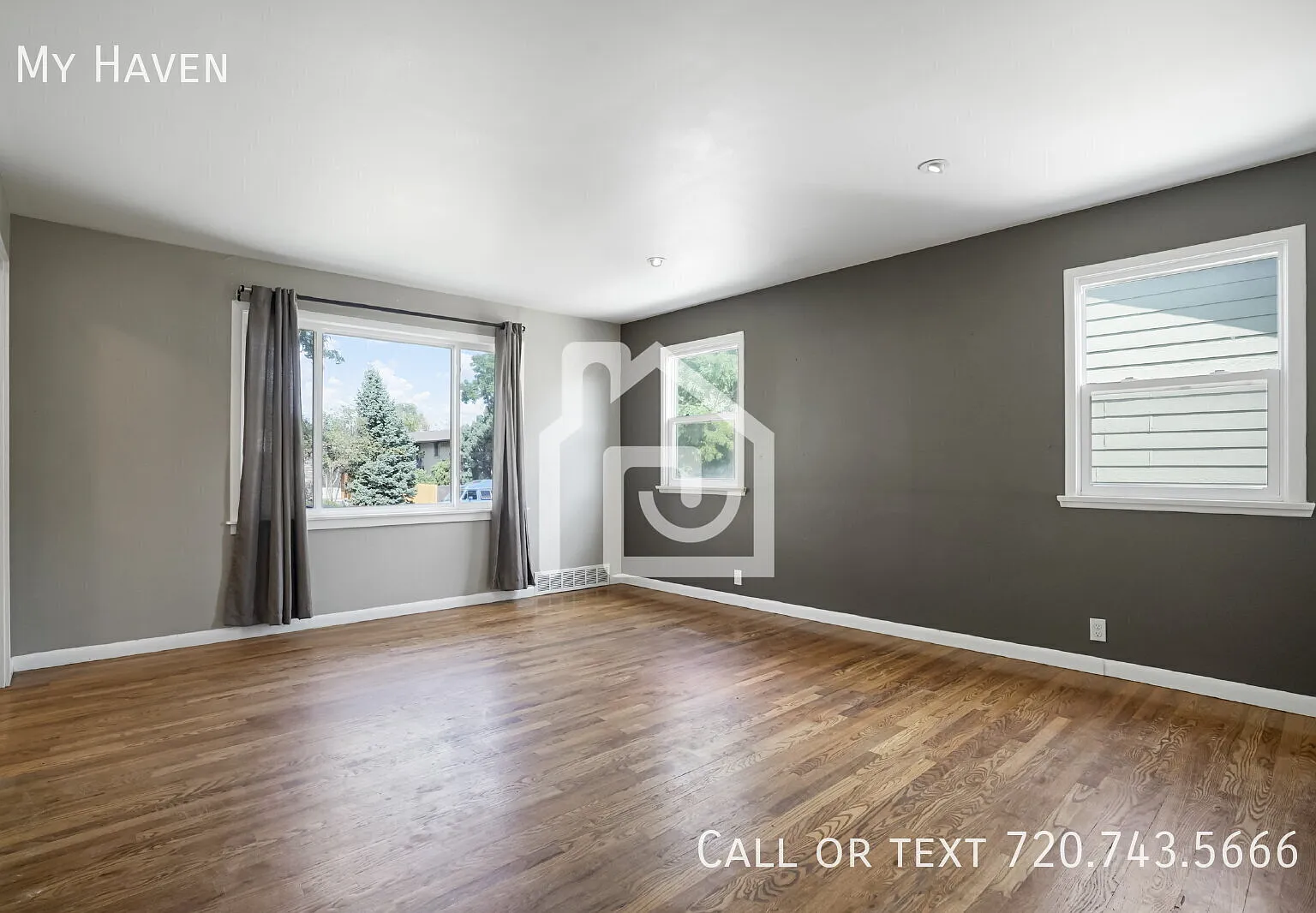 Beautifully Updated 4 Bedroom in Lakewood - Finished Basement - Large Yard — Photo 3