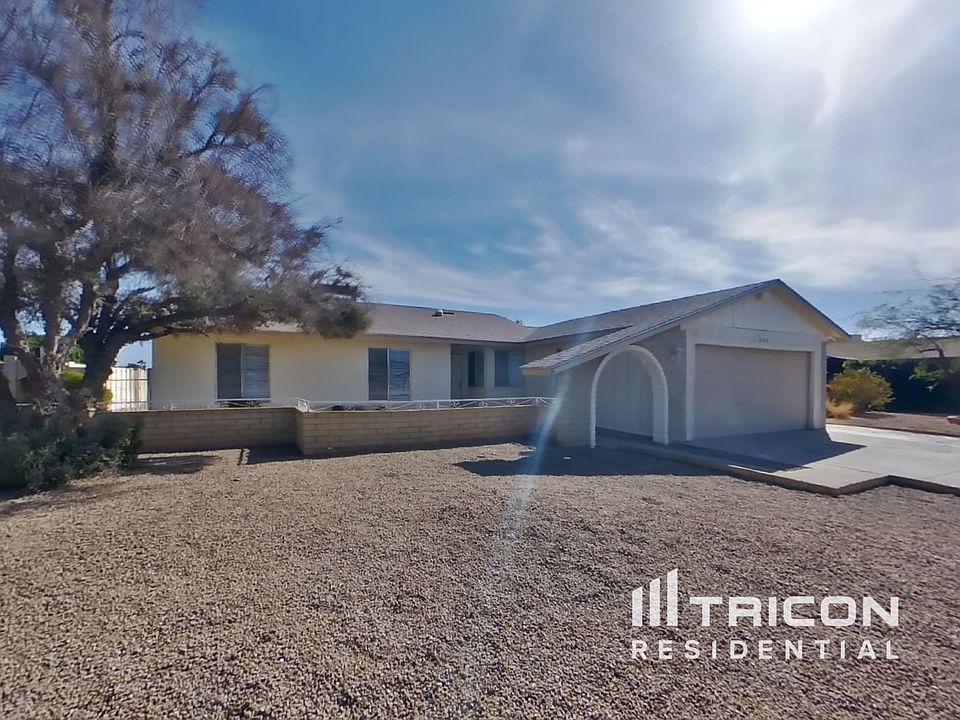 1st image of 10043 N 56th Dr