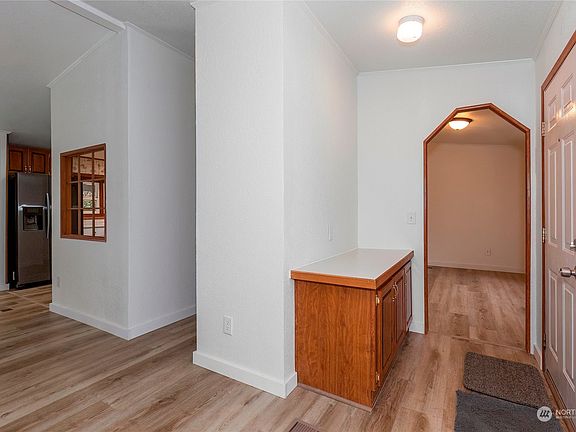 4th image of 15822 14th Avenue NW