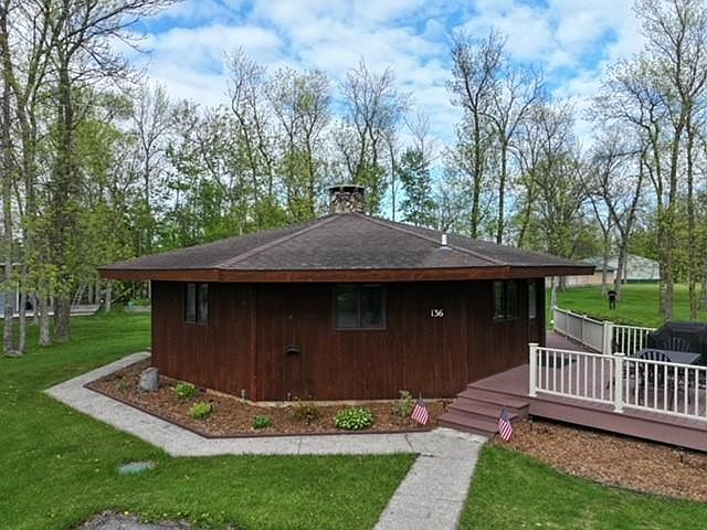 1st image of 136 Elm Dr