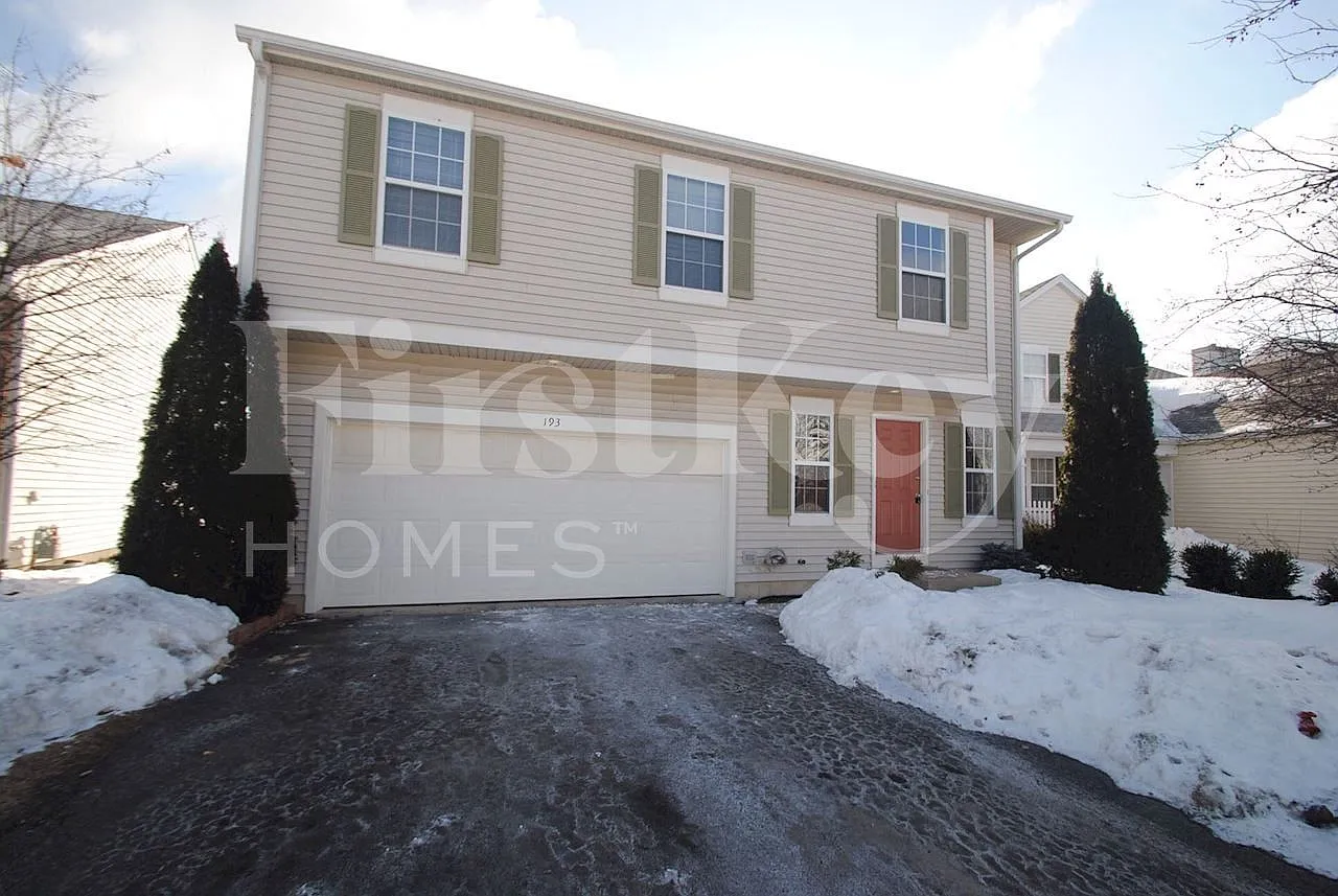 3 bed, 1.5 bath, 1102 sqft, $2,825 — Photo 1