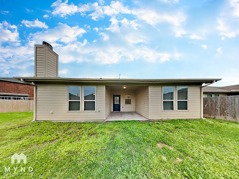 414 Jasmine Cir — Photo 32