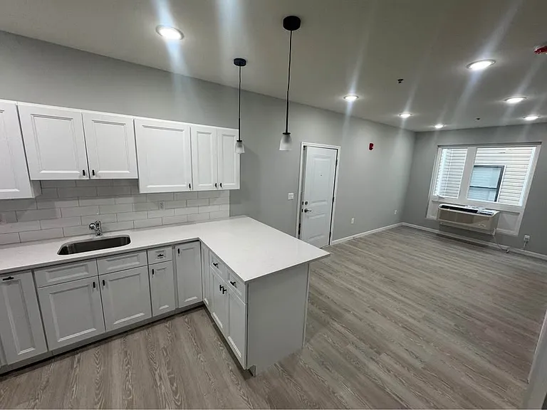 224 Graham Ave #203 — Photo 3
