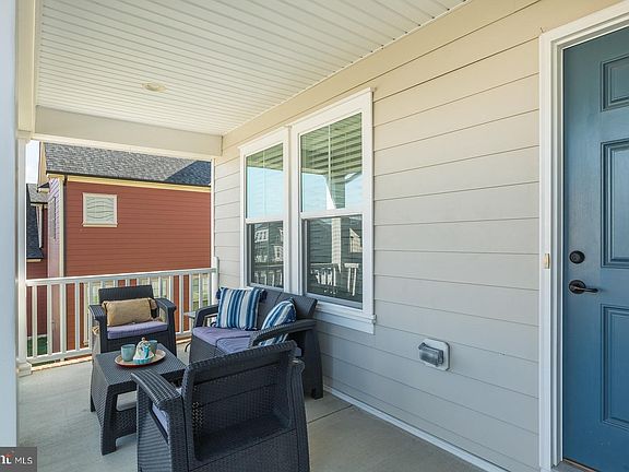 3rd image of 2361 Harmsworth Dr