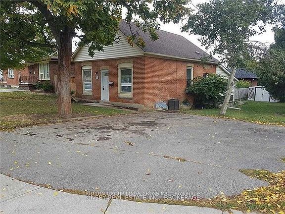 2nd image of 93 Limeridge Rd E #B
