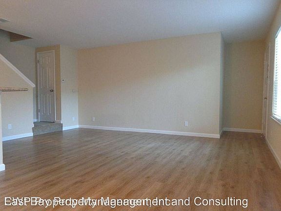 4th image of 43326 Grimmer Blvd