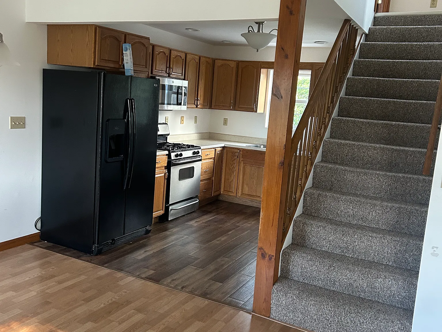 3 bed, 2.5 bath, 1500 sqft, $2,100 — Photo 3