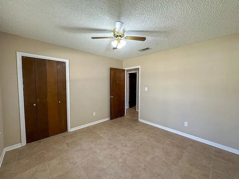3660 Buford Cir — Photo 12
