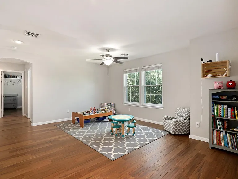 18121 Whitewater Cv — Photo 24