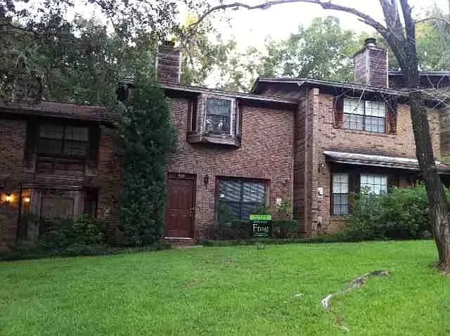 3721 Donovan Dr — Photo 2