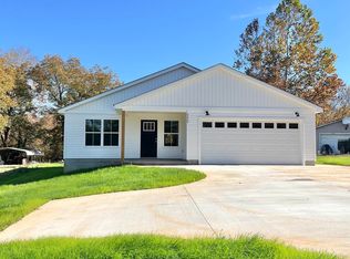 9250 New Cut Rd, Campobello, SC 29322