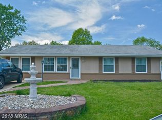 1105 S Culpeper Rd, Sterling, VA 20164