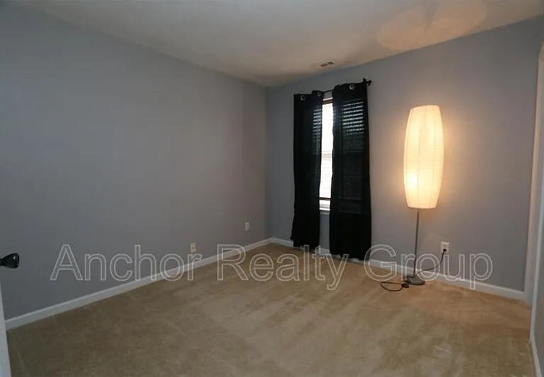 1618 Kingston Ave — Photo 28
