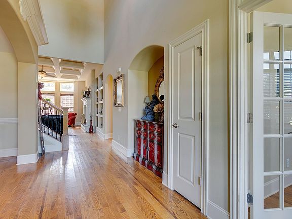4th image of 2716 Avington Ct