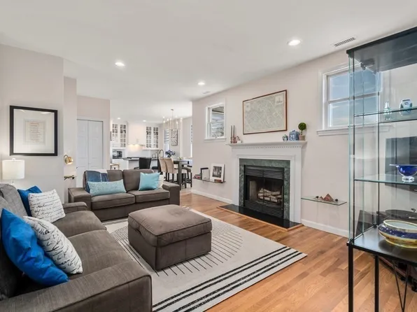 88 Bartlett St #3, Charlestown, MA 02129