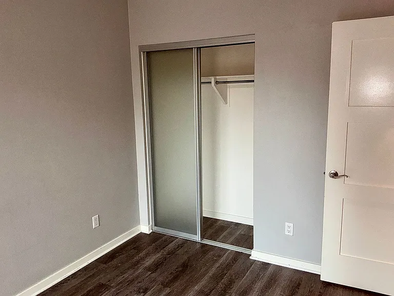 537 W Maple Ave — Photo 34