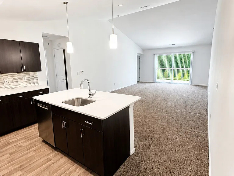 407 Gethings Cir #407 — Photo 3