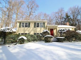 31 Snowberry Ln, Wilton, CT 06897