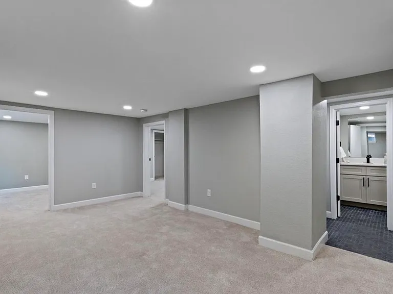 3527 N Steele St — Photo 17
