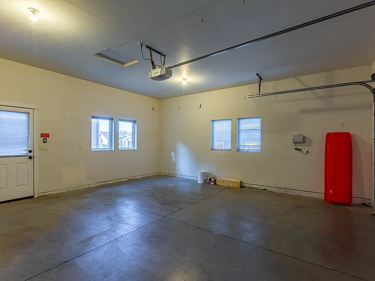 1378 NW Mount Washington Dr — Photo 31