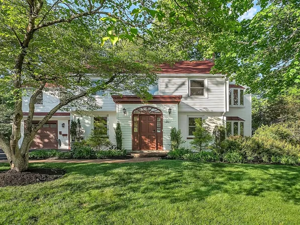 31 Alba Rd, Wellesley, MA 02481