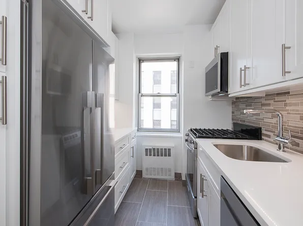 7 Lexington Avenue image 1 of 9