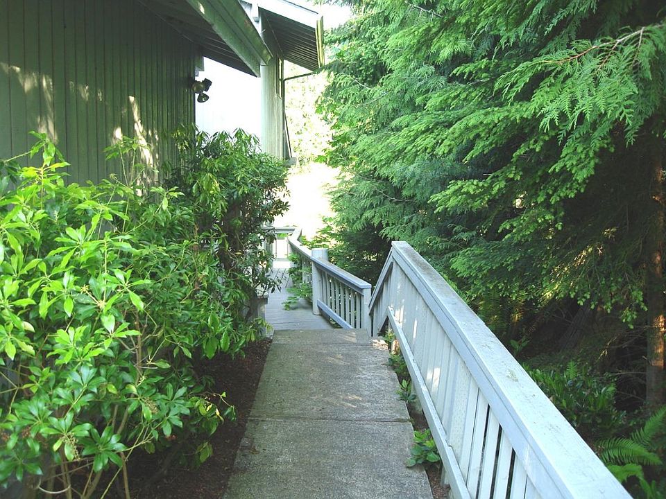 1st image of 140 Highland Greens Dr #1