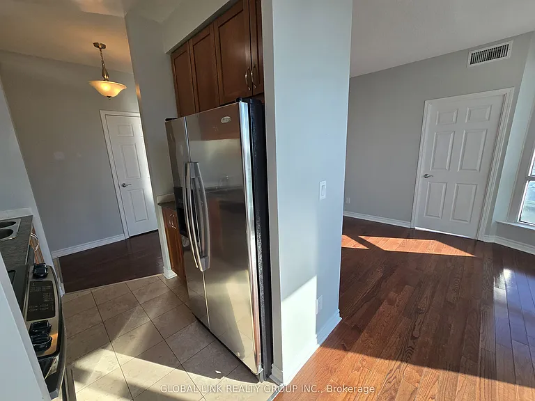 18 Holmes Ave #2203 — Photo 7