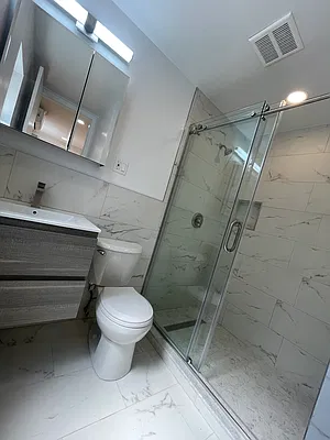 Rented by PMG Real Estate  | media 9