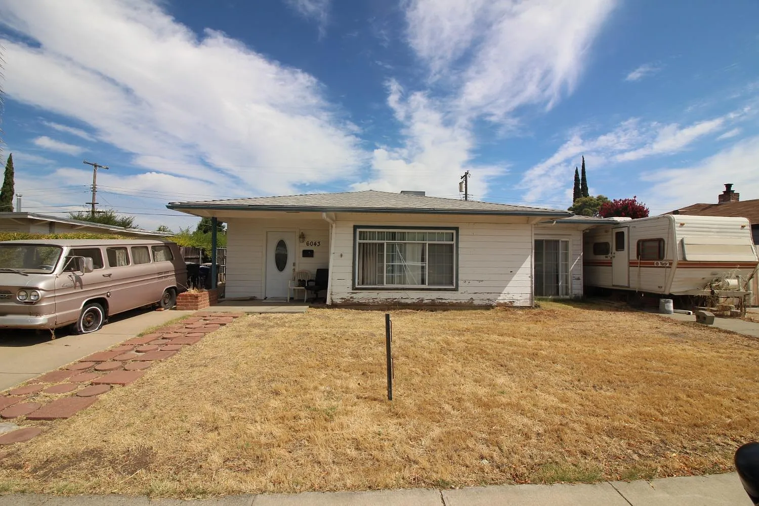 6043 34th Ave photo 1