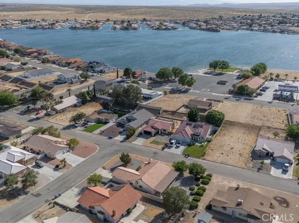 14744 Crofton Ln, Helendale, CA 92342