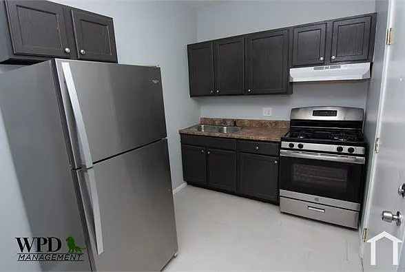 2 bed, $1,686 — Photo 2