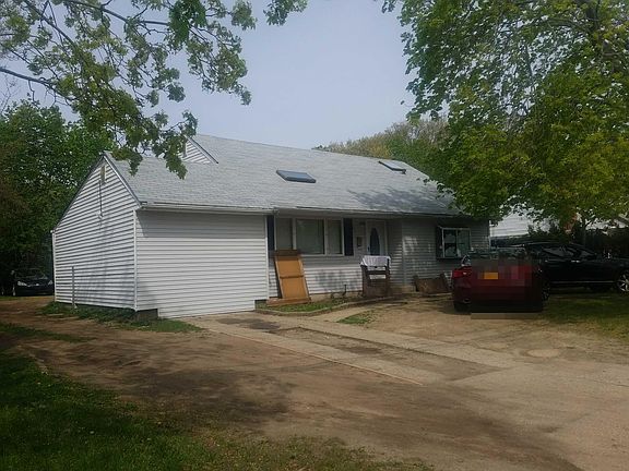 2nd image of 166 Hilltop Dr