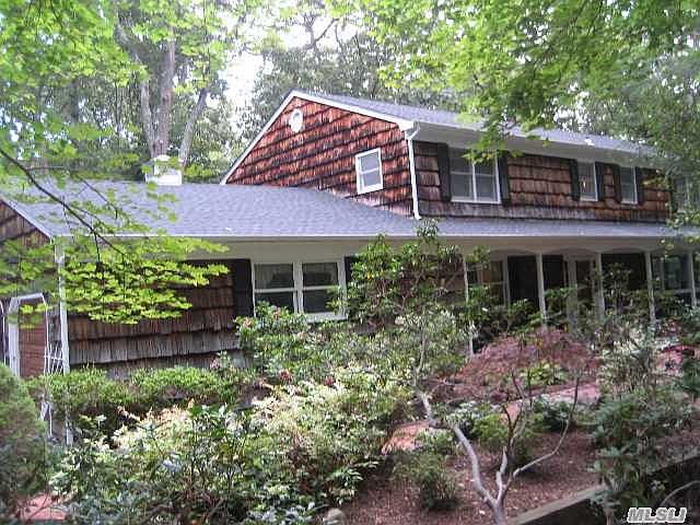 1st image of 9 Woodhull Cove Ln