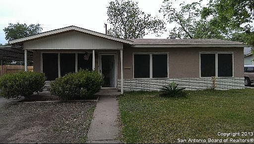 1st image of 115 Killarney Dr