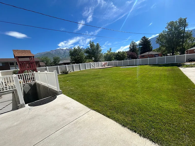 428 N 200 E — Photo 19