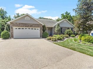 600 Emerald Meadows Ct, Saint Charles, MO 63304