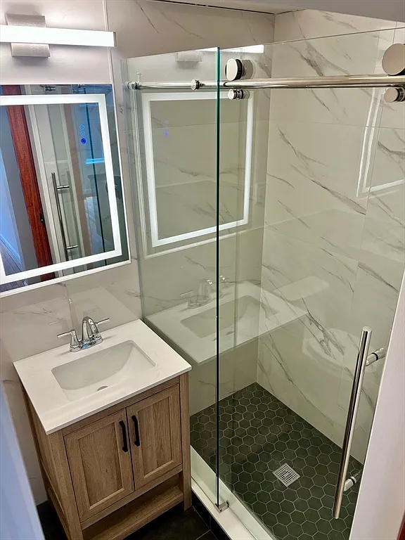2 bed, 1.0 bath, 874 sqft, $1,850 — Photo 1