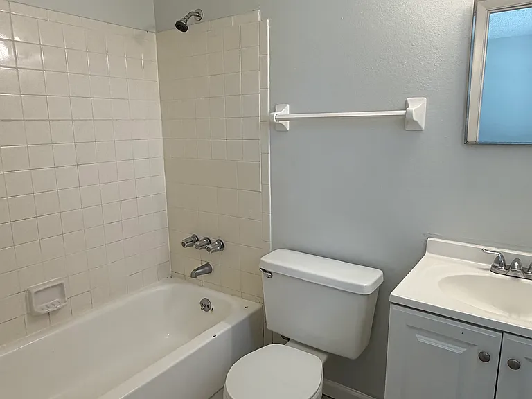 416 39th St E #416 — Photo 8