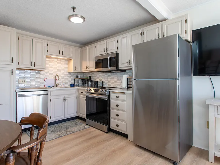 493 Ocean Blvd #22 — Photo 8