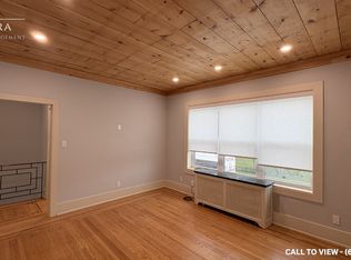 971 Main St E #971, Hamilton, ON L8M 1N2