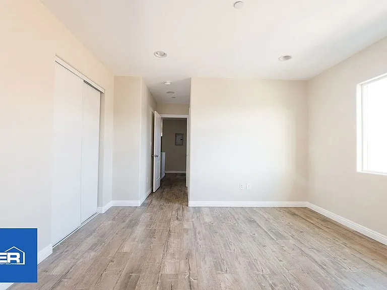 2722 E Cincinnati St — Photo 6