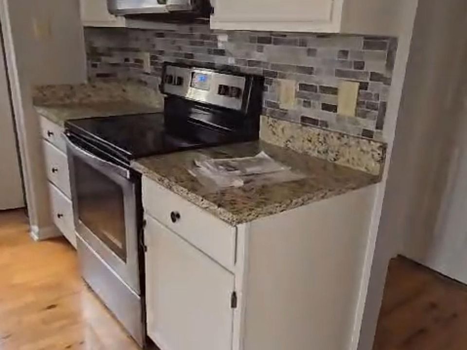 2nd image of 1313 Red Deer Way