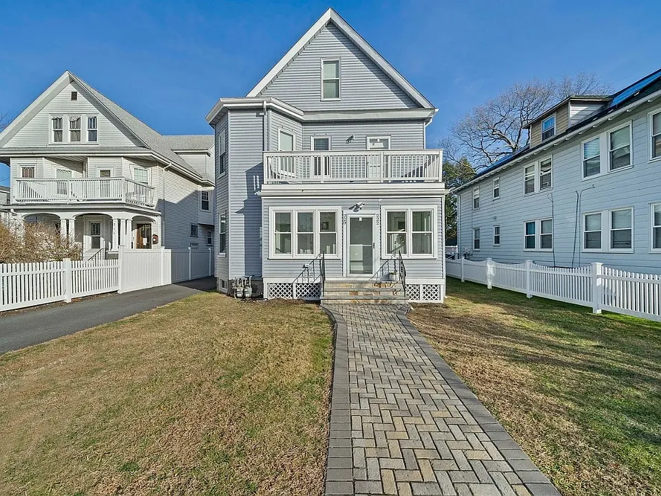 220 Blue Hills Pkwy #1