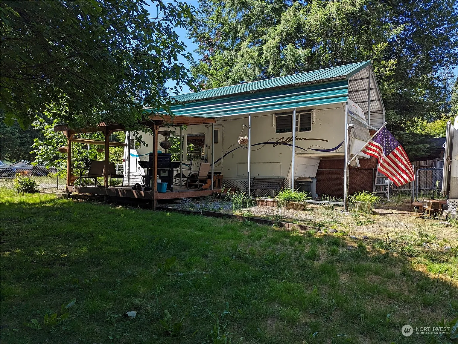 42155 Cedar Street photo 1