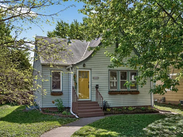 858 21st Ave SE, Minneapolis, MN 55414