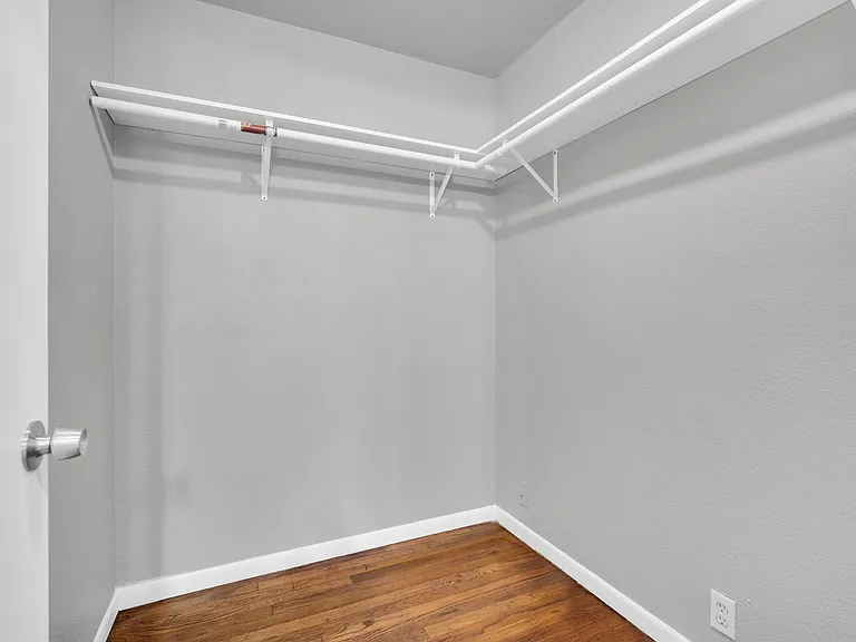 413 Shaw St — Photo 12