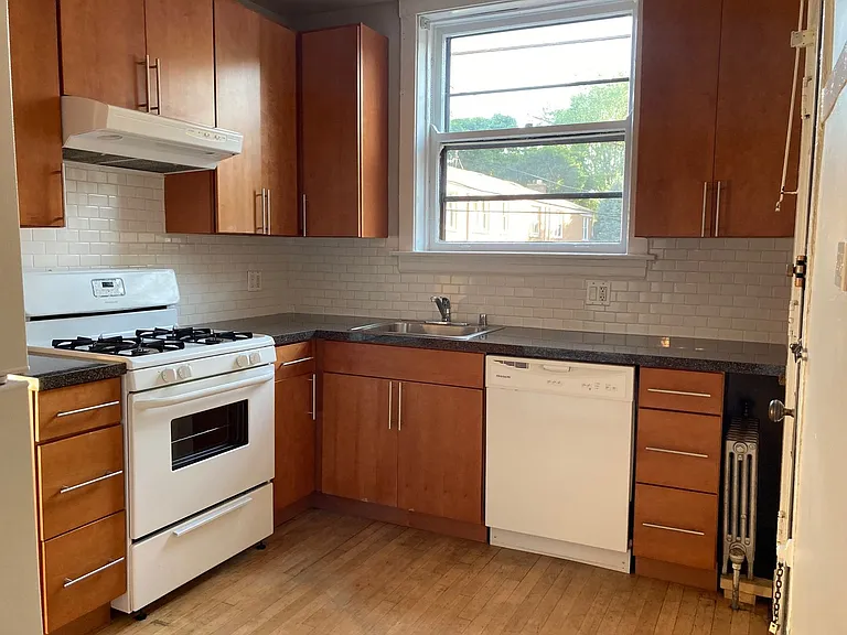 1619 W Thome Ave #1S — Photo 2