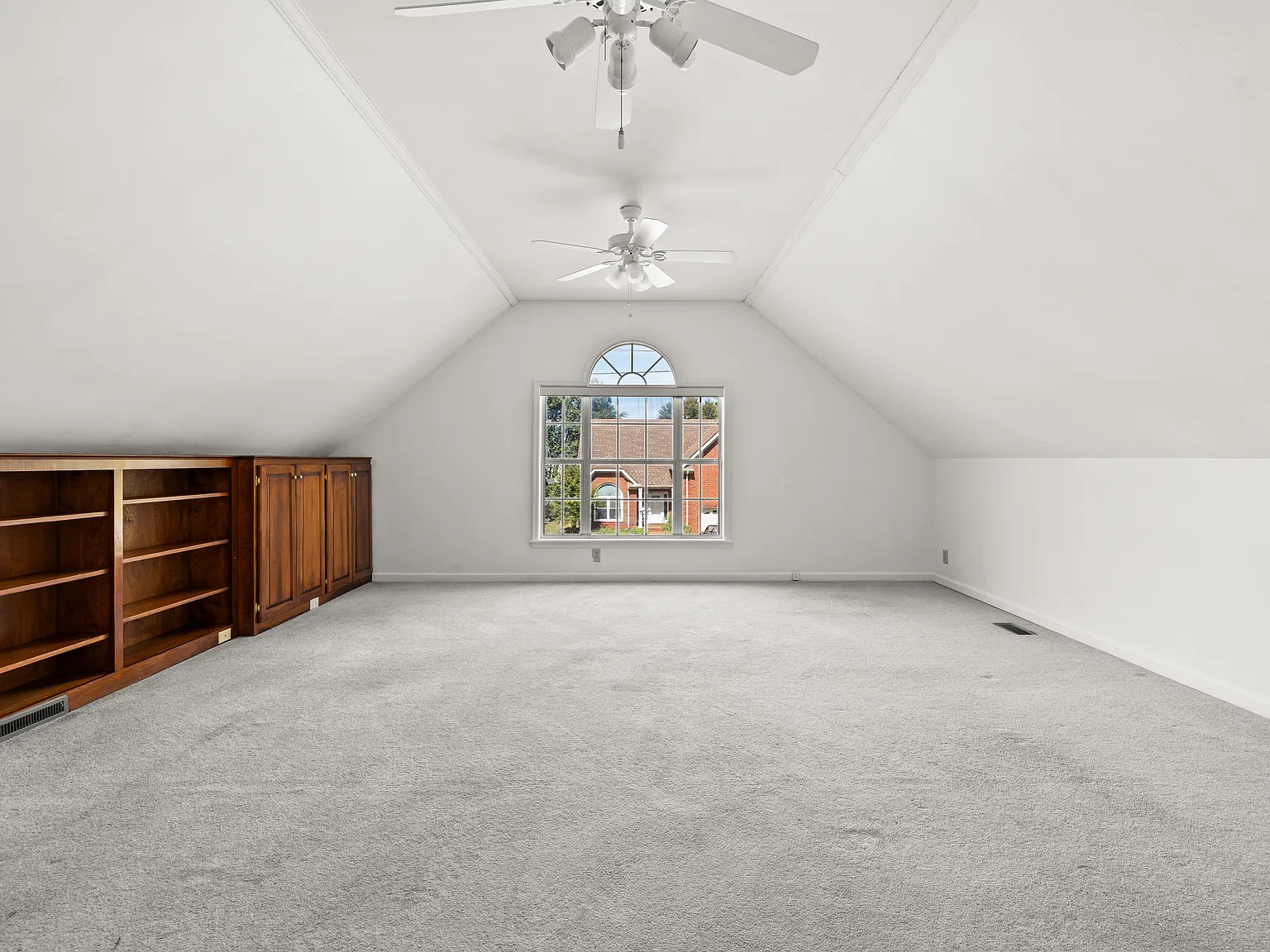 3 bed, 2106 sqft, $2,575 — Photo 4