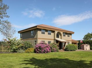 1675 Chester Pl, Comox, BC V9M 1A9